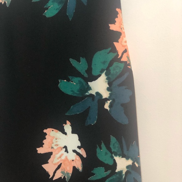 ❤️SOLD❤️ WHO WHAT WEAR SHEATH DRESS - Picture 2 of 3